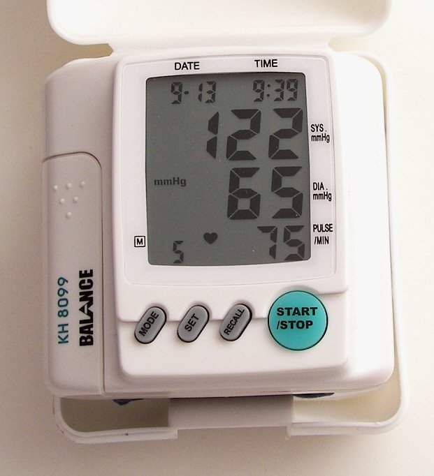 Digital blood pressure monitor device